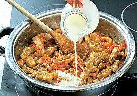 Vepřové v arašídové omáčce