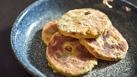 Bramborové placky se škvarky podle Honzy Punčocháře