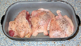 Kachní stehna na česneku