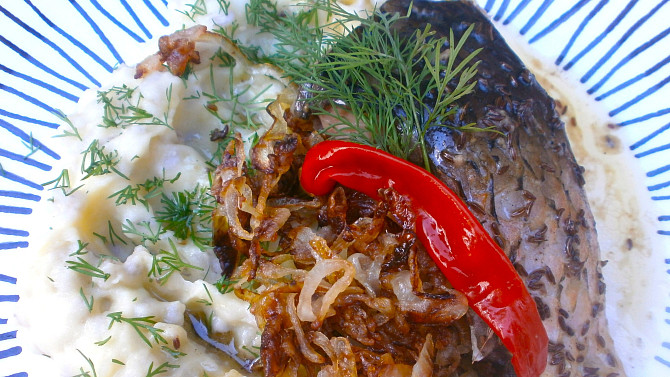 Kapr pečený na kmíně s nastavovanou kaší