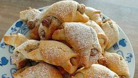 Nekynuté svatomartinské rohlíčky s ořechovou náplní