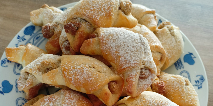 Nekynuté svatomartinské rohlíčky s ořechovou náplní