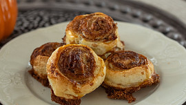 Skořicové šneky z listového těsta