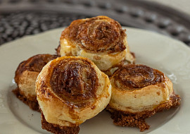 Skořicové šneky z listového těsta