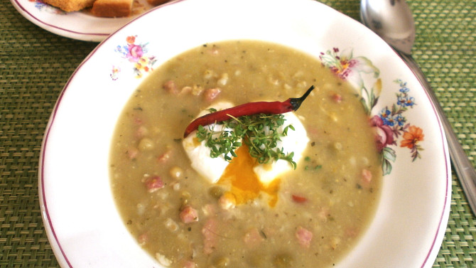 Babiččina hrachová šouletová polévka