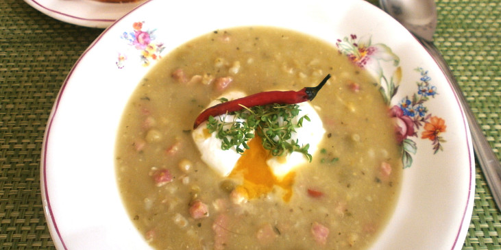 Babiččina hrachová šouletová polévka