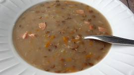 Čočková polévka s uzeninou