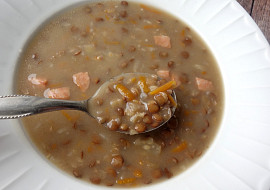 Čočková polévka s uzeninou