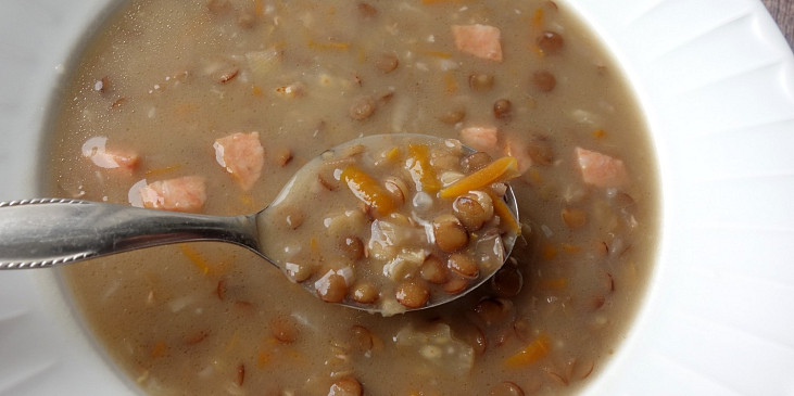Čočková polévka s uzeninou