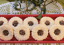 Linecké cukroví s nastrouhanými mandlemi