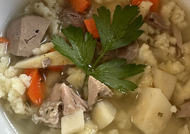 Polévka z kachních drůbků s drobením