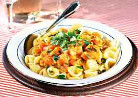 Těstoviny s kořeněnou dýní