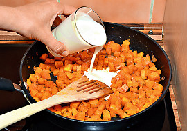 Těstoviny s kořeněnou dýní