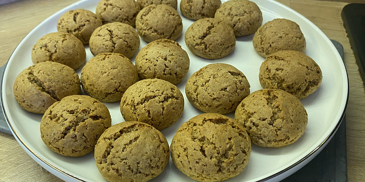 Vánoční perníčky s rumovou polevou podle Josefa Maršálka (Hotové a upečené)