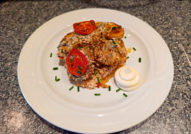 Zapečené brambory s krkovičkou a zeleninou