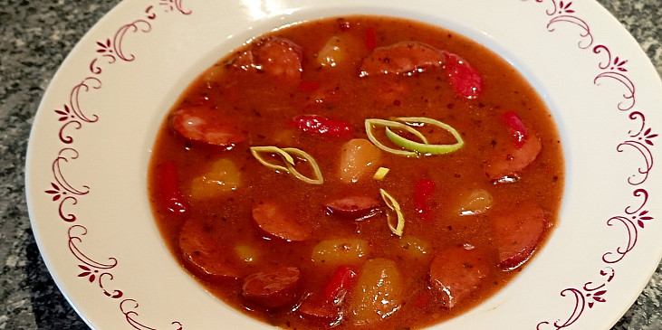 Bramborový guláš s paprikou