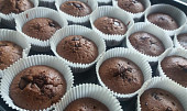 Čokoládové muffiny s kousky čokolády