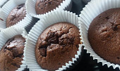 Čokoládové muffiny s kousky čokolády