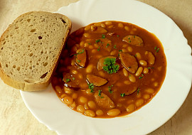 Fazole na paprice s uzeninou