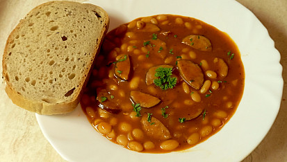 Fazole na paprice s uzeninou