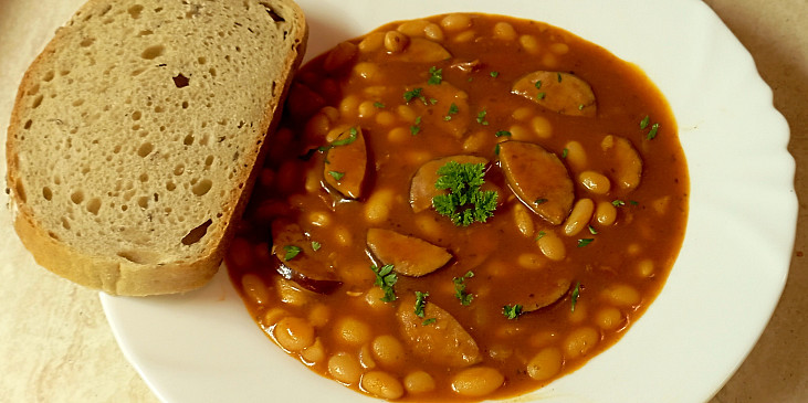 Fazole na paprice s uzeninou