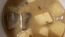 Houbová gulášovka