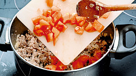 Nadýchaný květákový nákyp