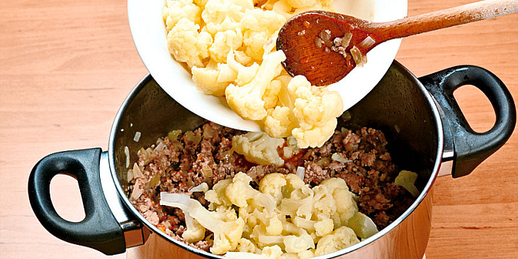 Nadýchaný květákový nákyp