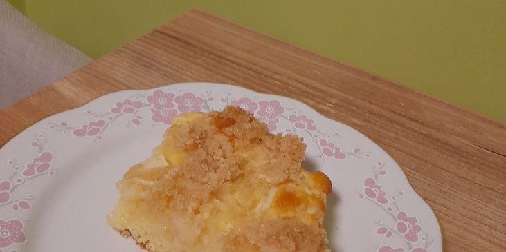 Ovocná buchta ze zakysané smetany