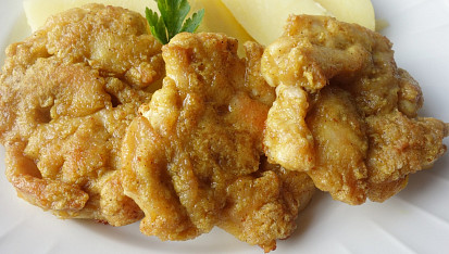 Placičky z kuřecího masa, Placičky s kari kořením, bez grilovacího koření.