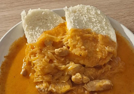 Segedínský guláš (Z kuřecího masa)