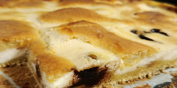 Úžasně rychlá tvarohová buchta s povidlím, chuť jako koláče, hned hotová