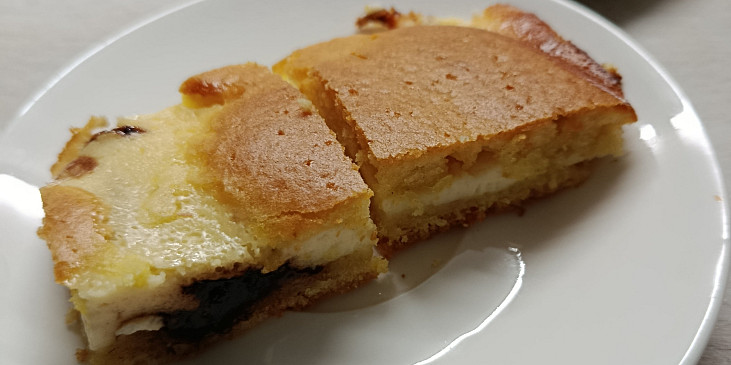 Úžasně rychlá tvarohová buchta s povidlím, chuť jako koláče, hned hotová