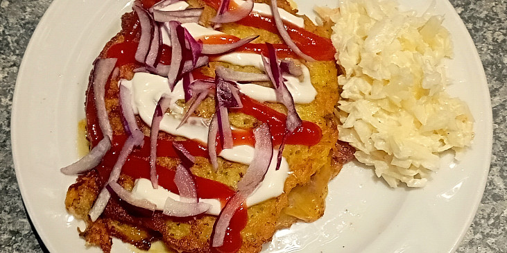 Zapečený bramborák s hermelínem a tvarůžky