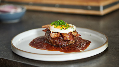 Anglický steak se sázeným vejcem podle Mirka Kaliny