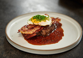 Anglický steak se sázeným vejcem podle Mirka Kaliny