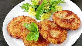 Bramborové placky s kysaným zelím