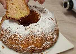 Jogurtová bábovka s pudinkem