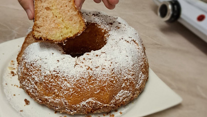 Jogurtová bábovka s pudinkem