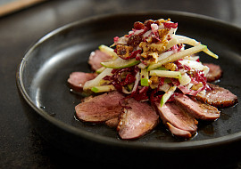 Kachní prsa s čekankovým salátem podle Mirka Kaliny