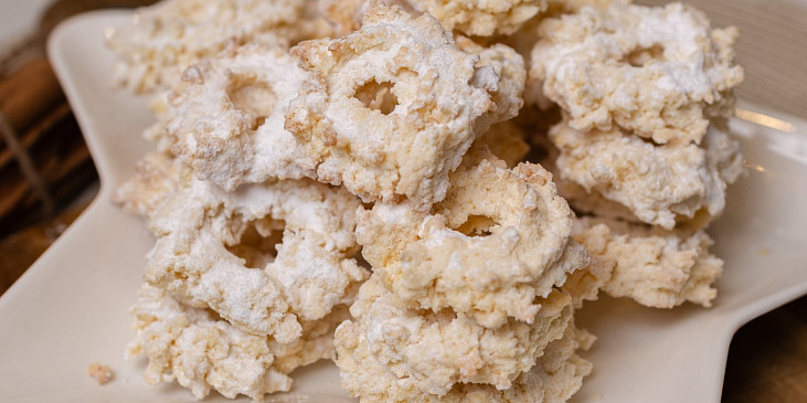 Kokosové cukroví ze strojku