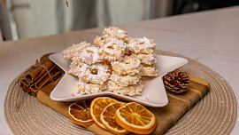 Kokosové cukroví ze strojku