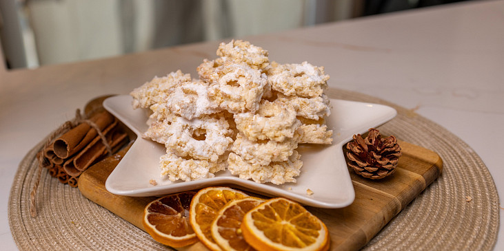 Kokosové cukroví ze strojku