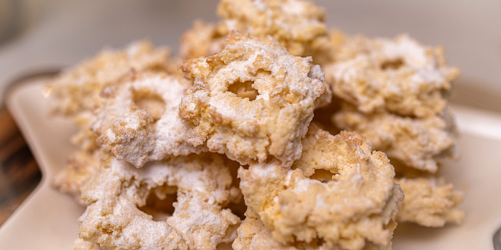 Kokosové cukroví ze strojku