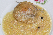 Kotleta plněná slaninou a okurkou