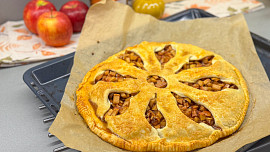 Křehký jablečný koláč