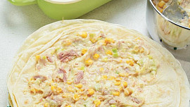 Zapečené tortilly s tuňákem