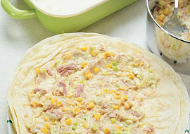 Zapečené tortilly s tuňákem