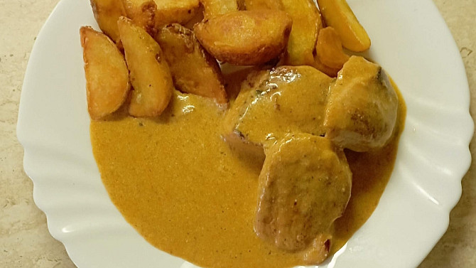 Kuřecí medailonky na kari s hořčicí