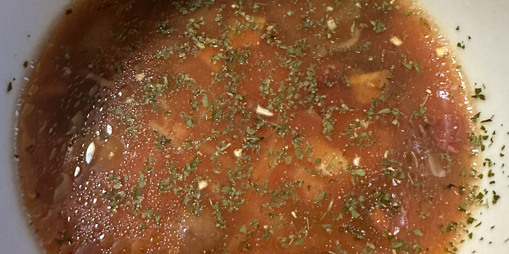 Nudlová polévka (Nudlova - vývar je červený , vařila jsem s řepou…)